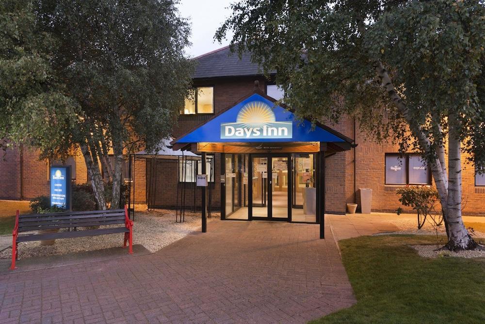 Super 8 By Wyndham Chester East Экстерьер фото