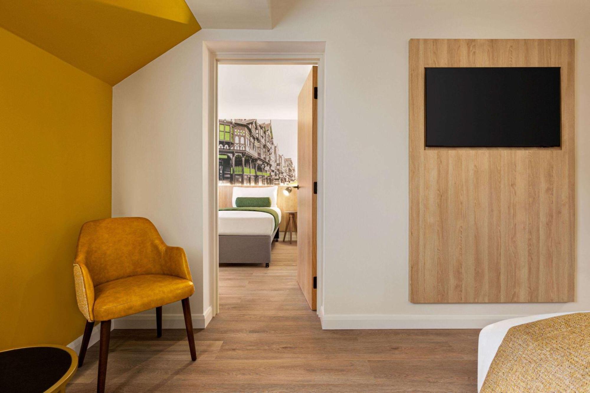 Super 8 By Wyndham Chester East Экстерьер фото