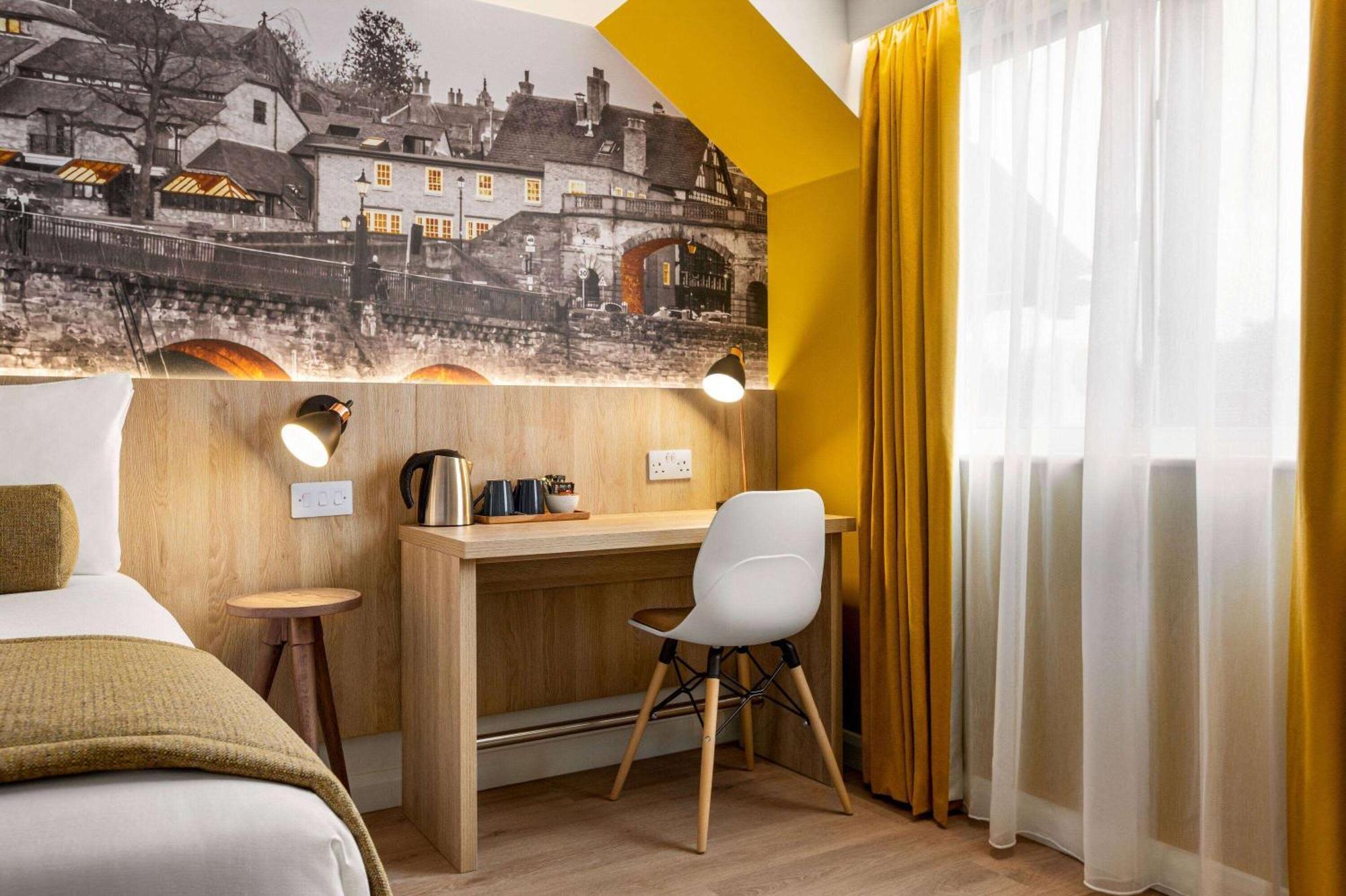 Super 8 By Wyndham Chester East Экстерьер фото